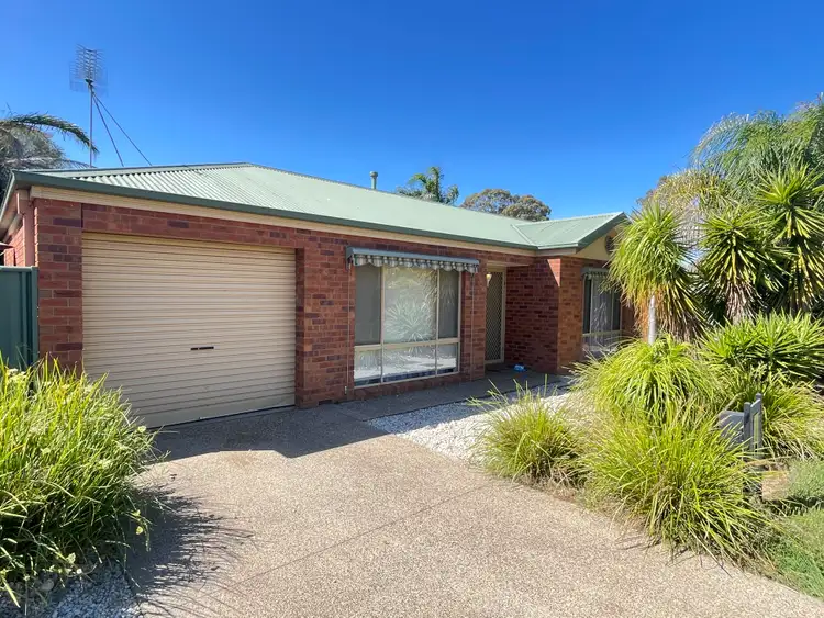 30 Hope Street, Kangaroo Flat VIC 3555