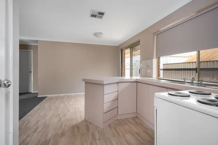2/132 Campbell Street, West Lamington WA 6430