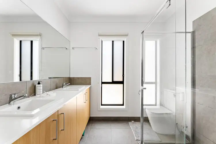 Fifth view of Homely house listing, 21 Showbridge Way, Werribee VIC 3030