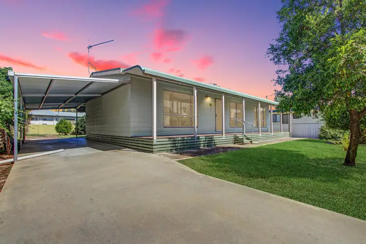 164 Hatty Street, Hay NSW 2711