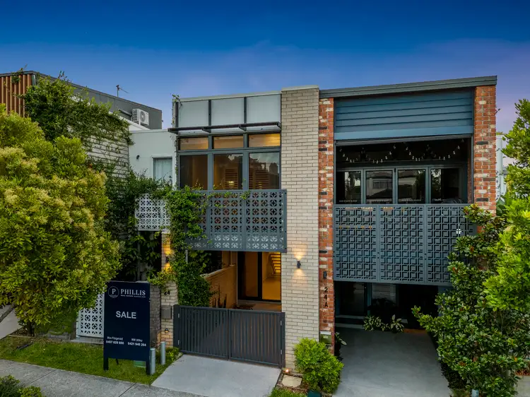 24 Lenneberg Street, Southport QLD 4215