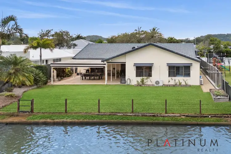 6 Boom Court