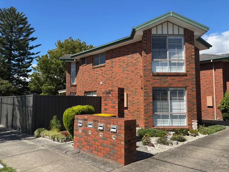 6 BEVAN AVE