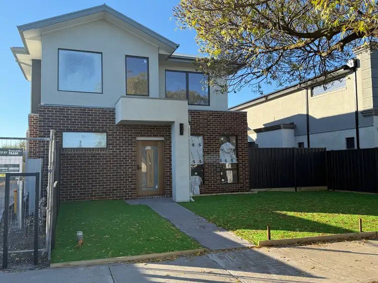 16 Henry Street, St Albans VIC 3021