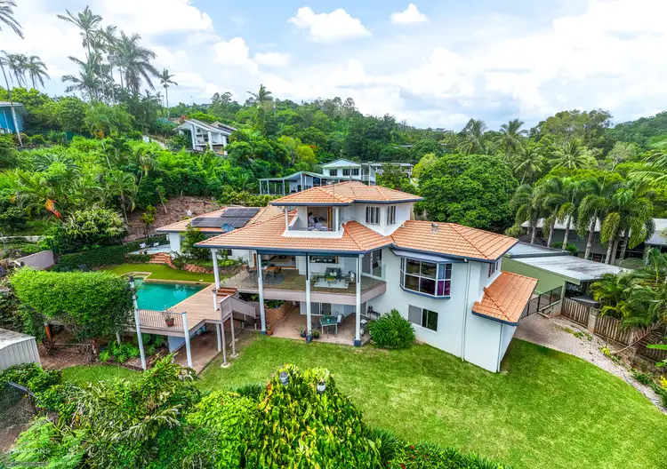 173 Hillview Crescent, Whitfield QLD 4870