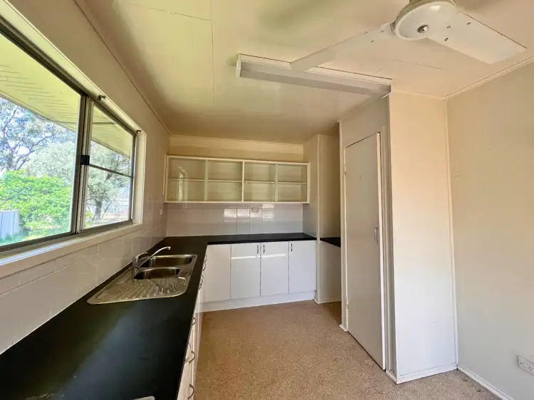 Sixth view of Homely house listing, 8 Calvert Court, Dysart QLD 4745