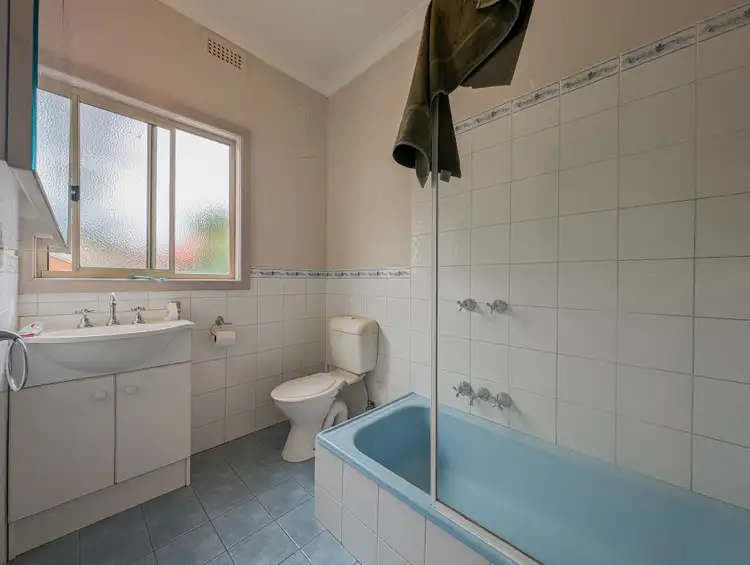 Sixth view of Homely unit listing, 1B Cohn Street, Swan Hill VIC 3585