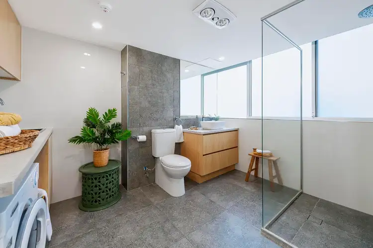 Sixth view of Homely apartment listing, 5/54 Hooker Boulevard, Broadbeach QLD 4218