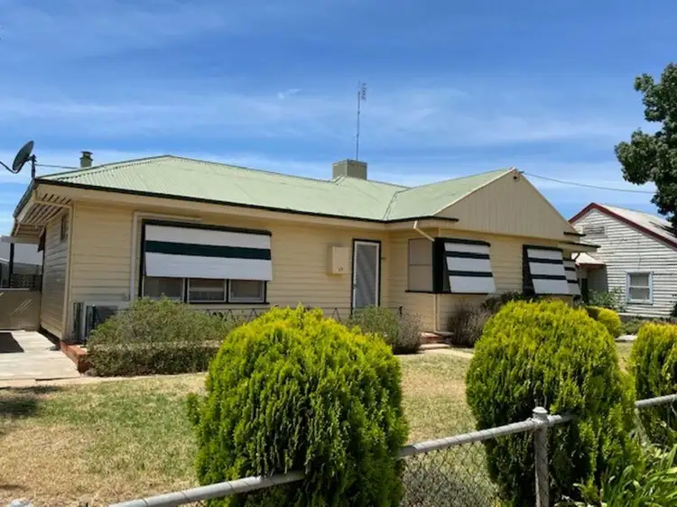 17 Brougham Street, Moulamein NSW 2733