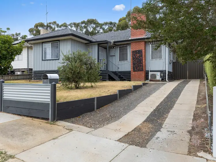 75 CHISHOLM CRESCENT