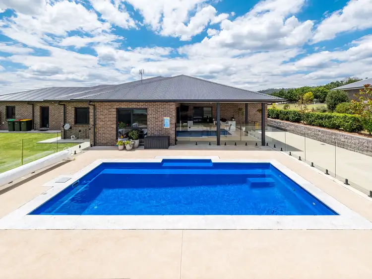 10 Flagstaff Road, Tamworth NSW 2340