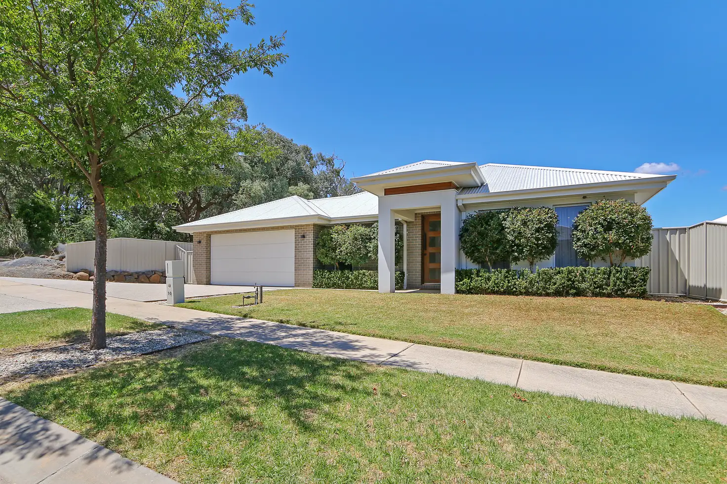 Main view of Homely house listing, 10 Willowdale Street, Wodonga VIC 3690