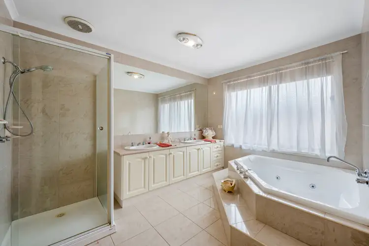 Fifth view of Homely house listing, 4 Gray Close, Endeavour Hills VIC 3802
