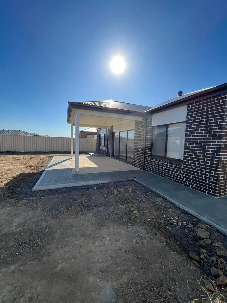 Main view of Homely house listing, 5 Weyba Avenue, Kialla VIC 3631