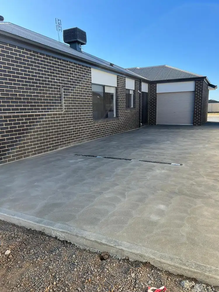 Second view of Homely house listing, 5 Weyba Avenue, Kialla VIC 3631