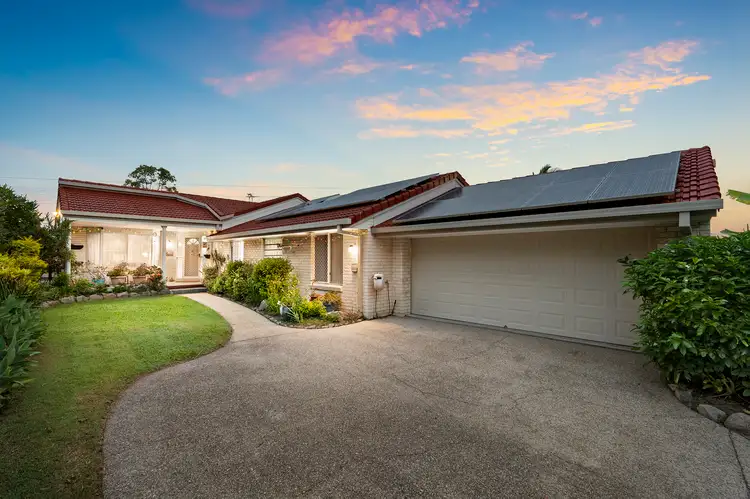 8 Lugano Street, Riverhills QLD 4074