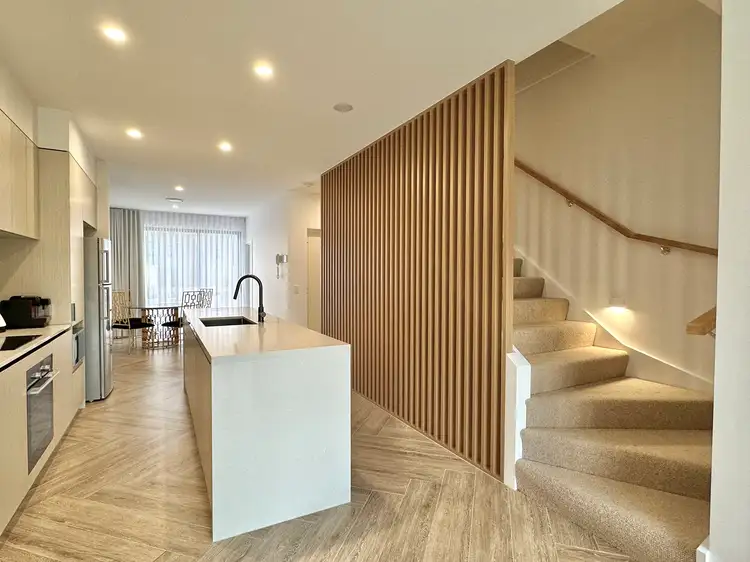 5608 Harbourview Drive, Hope Island QLD 4212