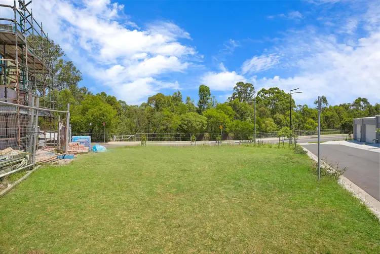 7 Edgewater Dr