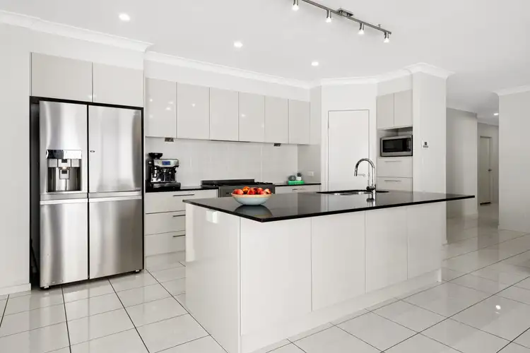 23 Sunrise Terrace, Little Mountain QLD 4551