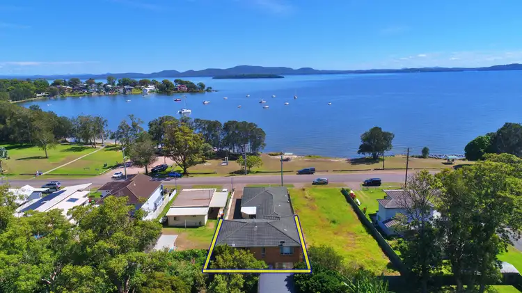 18 Peace Parade, Tanilba Bay NSW 2319