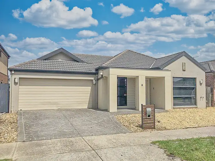 8 GEORGETOWN WAY, Officer VIC 3809