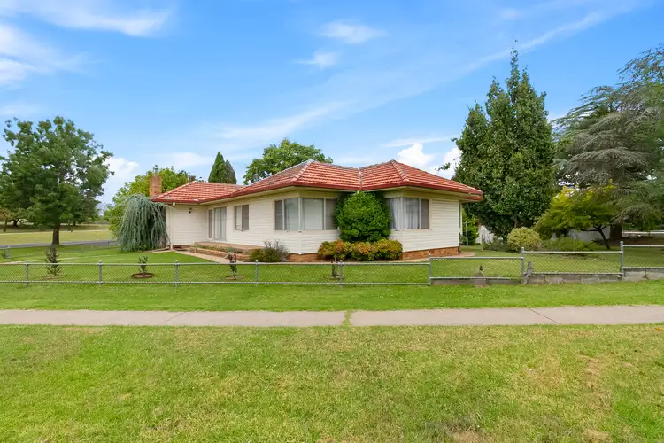 10 King Street, Uralla NSW 2358