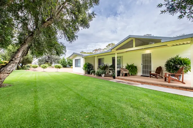 8R Burrabadine Road