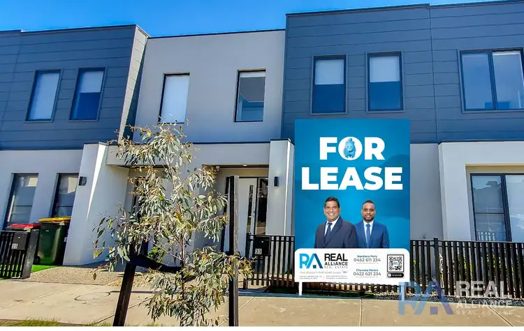 Main view of Homely townhouse listing, 33 Battalion Road, Berwick VIC 3806