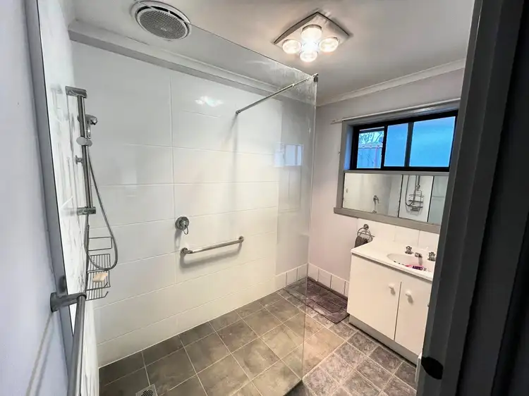 Third view of Homely unit listing, 5/7 SKIPTON COURT, Wodonga VIC 3690