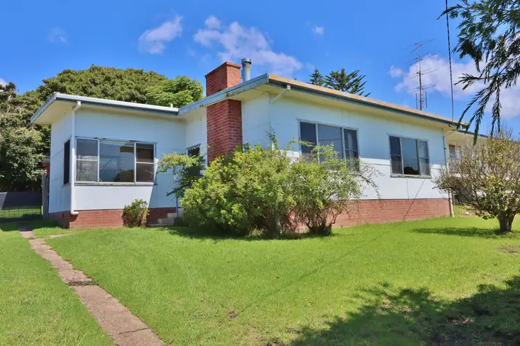 15 Flora Street