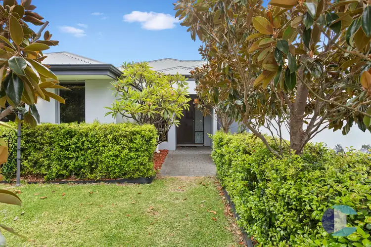 85 Raeside Drive