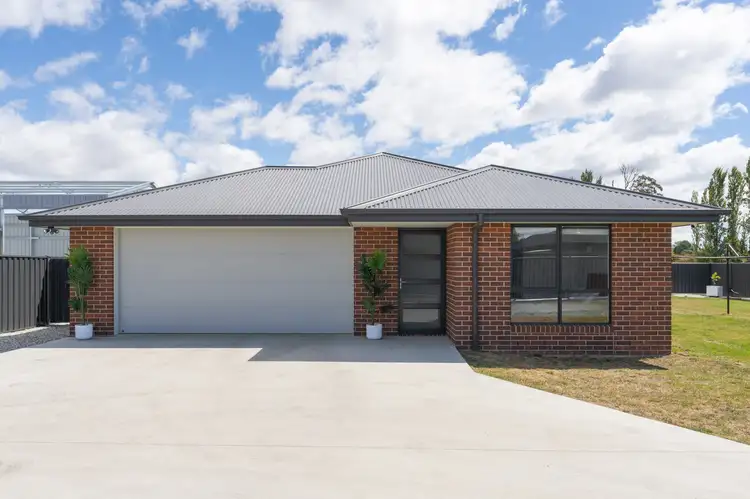 6 Monastery Court