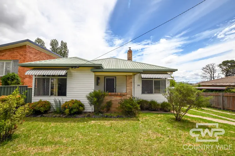 30 Lawrance Street, Glen Innes NSW 2370