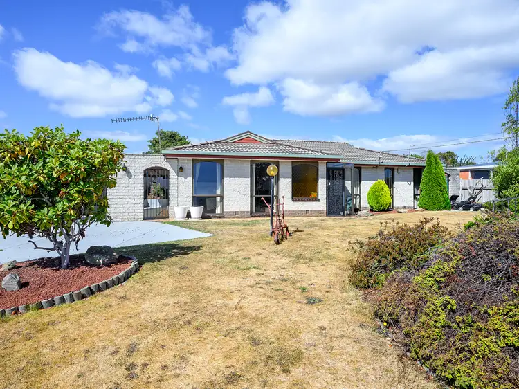 8 Oonah Crescent, Somerset TAS 7322