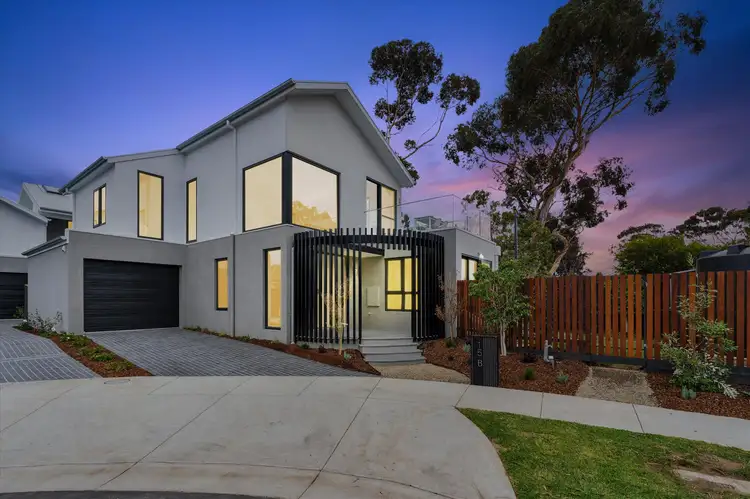 15b Curtin Court, Altona VIC 3018