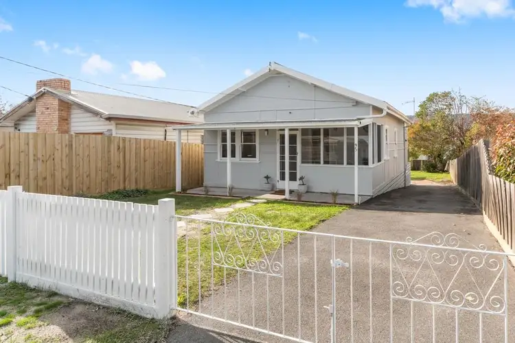 95 Ninth Avenue, Rosebud VIC 3939