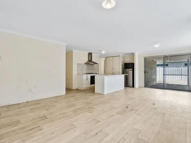 Fifth view of Homely house listing, 2/77 Hermitage Drive, The Vines WA 6069