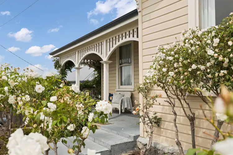 12 Esther Street