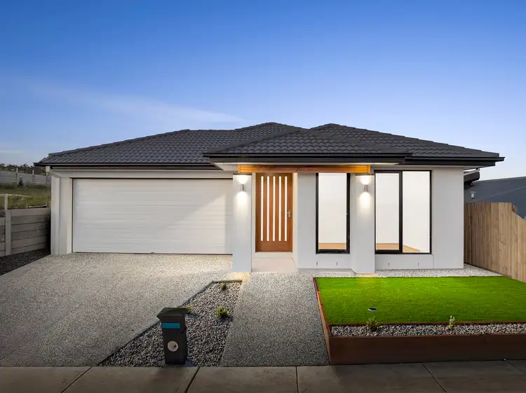 8 MALLOW STREET, Wallan VIC 3756