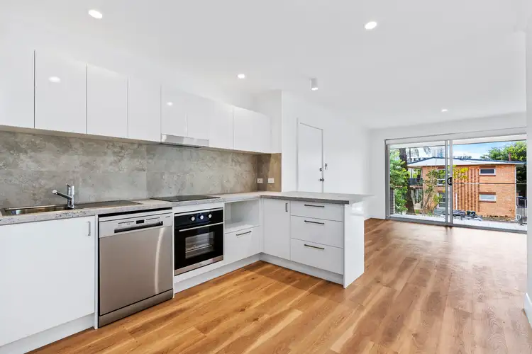 3/28 Leonard Avenue, Surfers Paradise QLD 4217