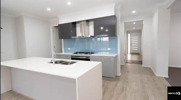 53 EAGLEMONT DRIVE, Strathtulloh VIC 3338