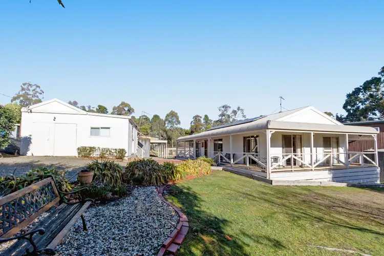 11 Village Way, Macs Cove VIC 3723