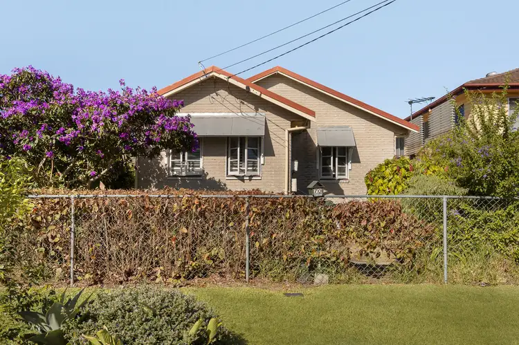 70 Clayton Street, Sandgate QLD 4017