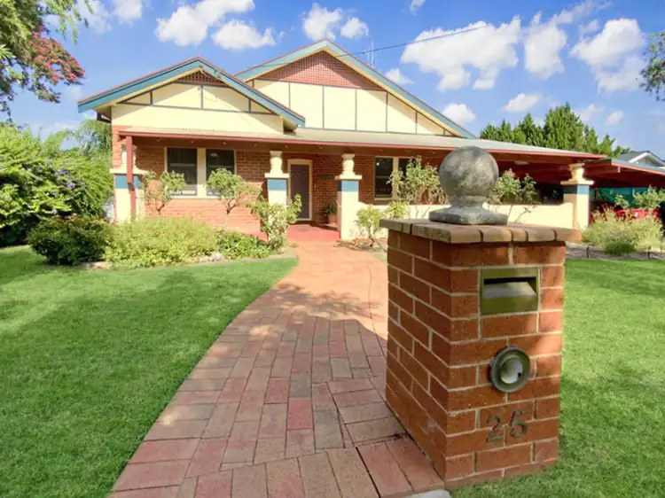 25 Clement Street, Forbes NSW 2871