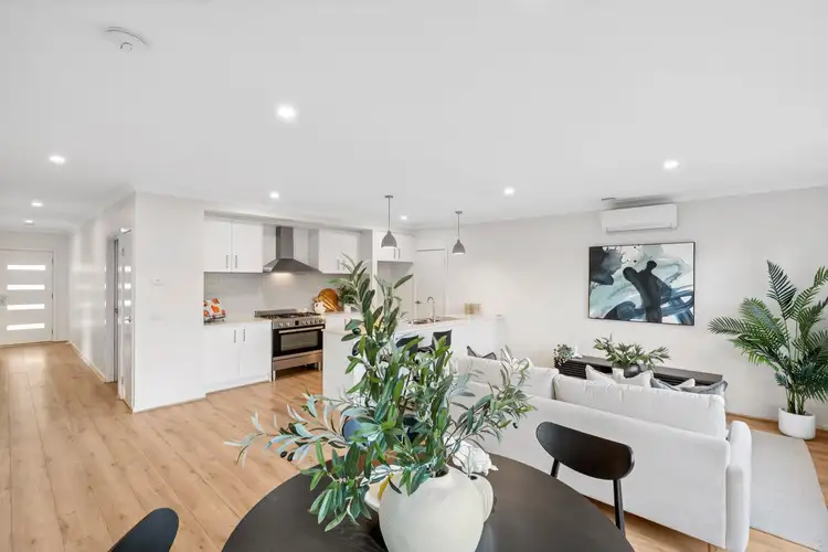 6 Honeyeater Way, Mount Duneed VIC 3217