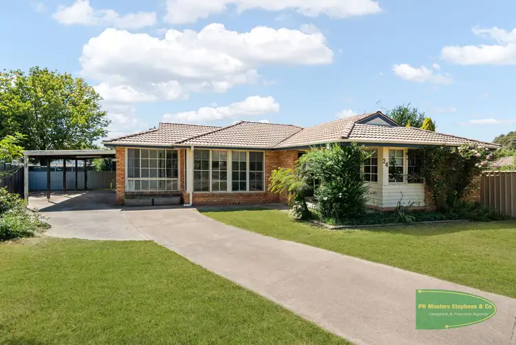 24 Somers Place, Blayney NSW 2799