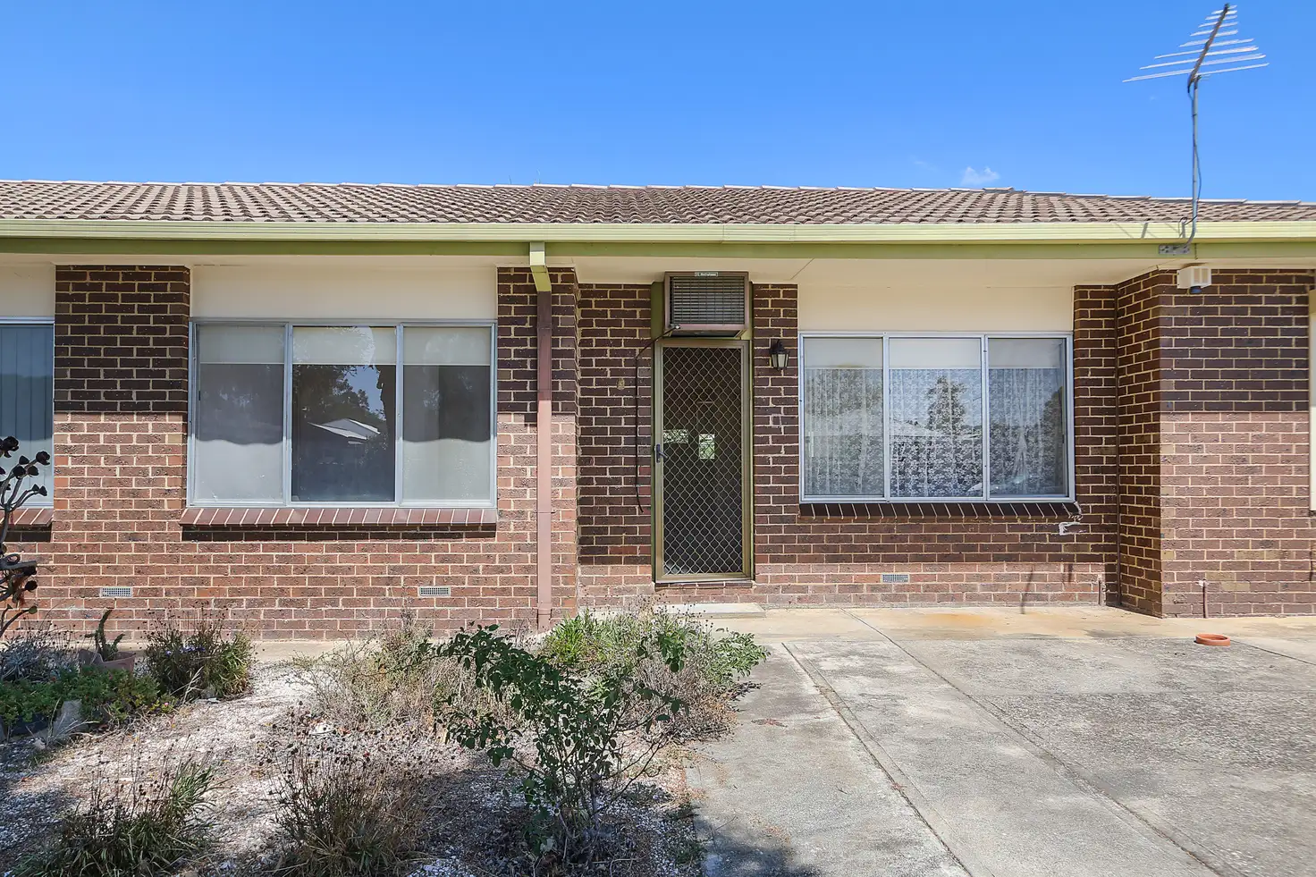 Main view of Homely unit listing, 2/461 Douglas Road, Lavington NSW 2641