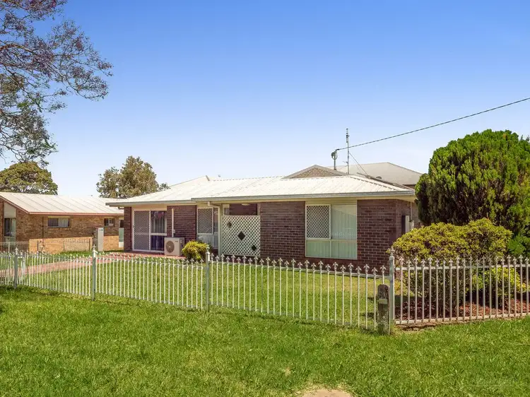 460 West Street, Kearneys Spring QLD 4350