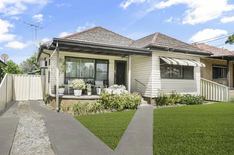 9 Amesbury Avenue