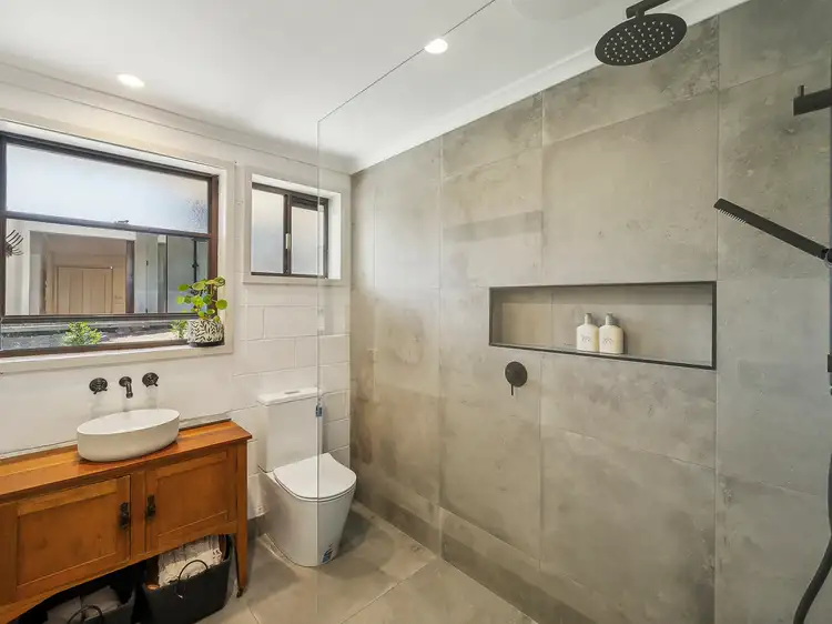 Second view of Homely unit listing, 5/5 Midland Highway, Mansfield VIC 3722